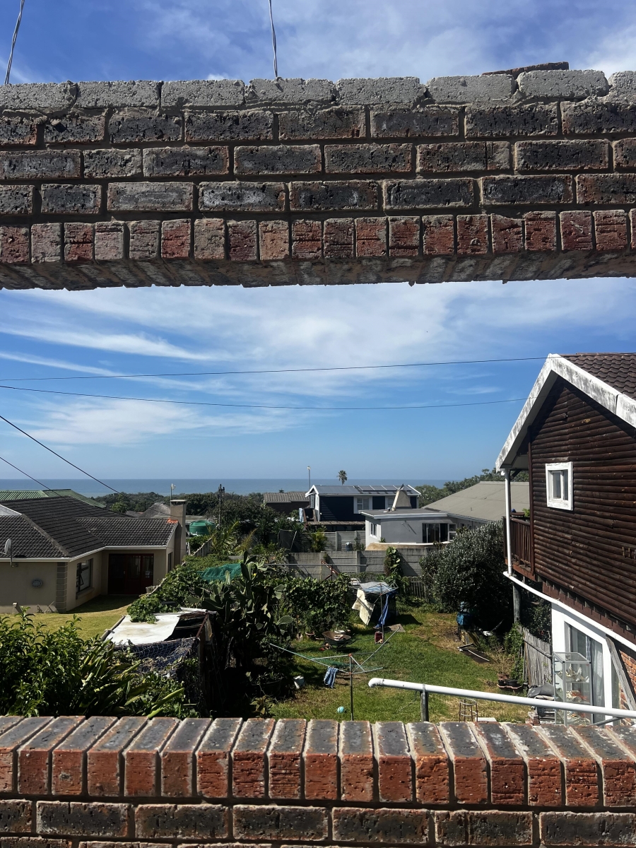 6 Bedroom Property for Sale in Sunrise On Sea Eastern Cape